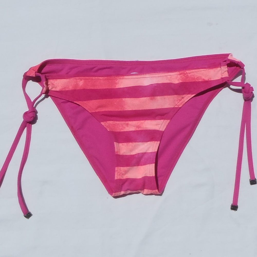 Oakley Bikini Bottoms - Size XS - NWT - Picture 5 of 7